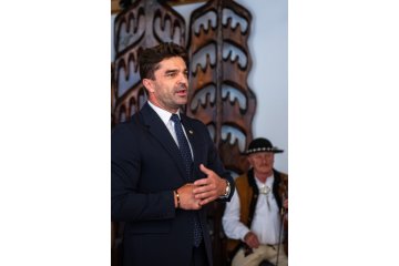 gallery-img